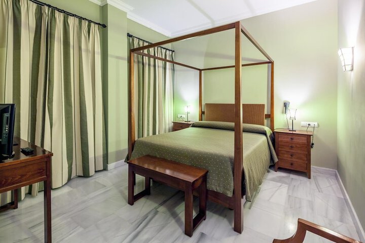 Room 16 of 37