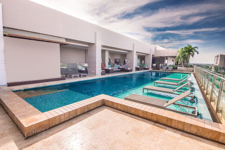 Hotel Pool