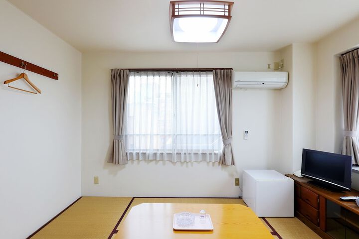 Room 21 of 64