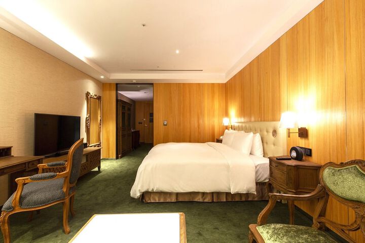 Room 31 of 80