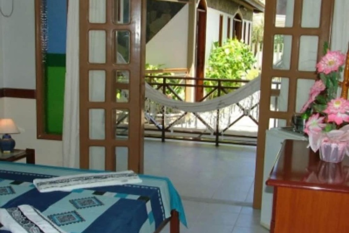 Room 6 of 18