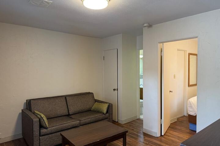 Room 27 of 46