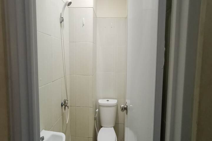 Room 9 of 13