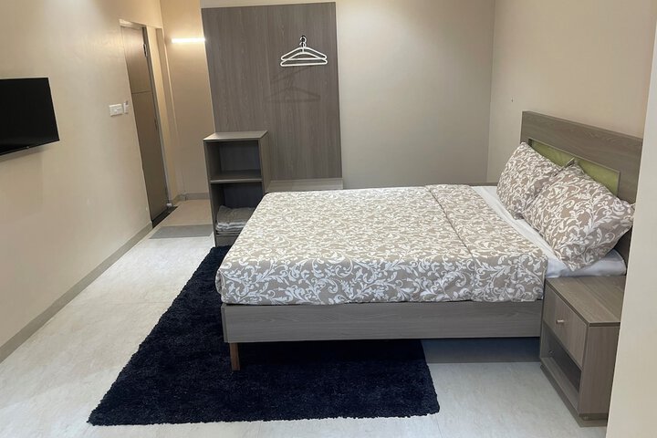 Room 8 of 37