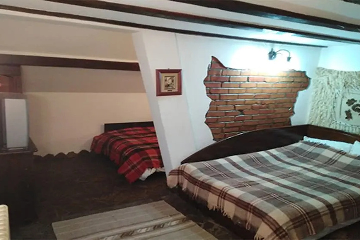 Room 2 of 9