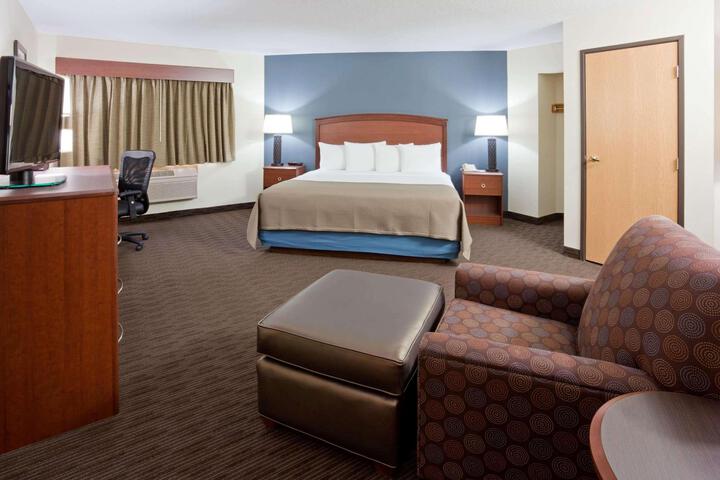 1 King Bed Mobility Accessible (15 of 18)