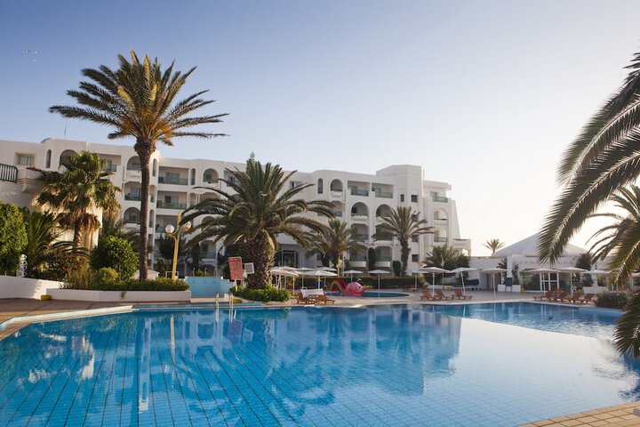 Hotel Pool