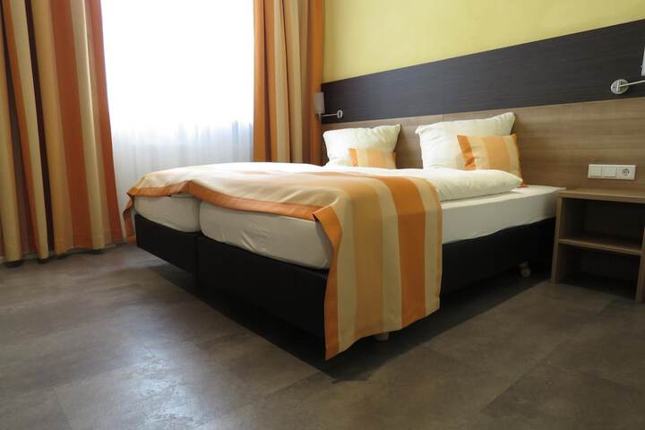 Room 10 of 61