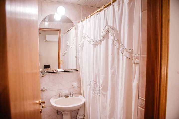 Room 30 of 46