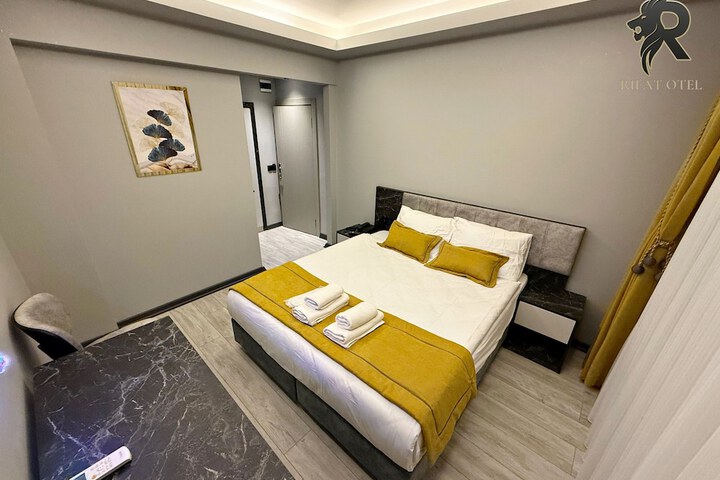 Room 3 of 11