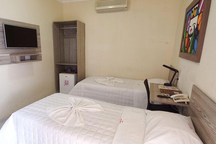 Room 27 of 62