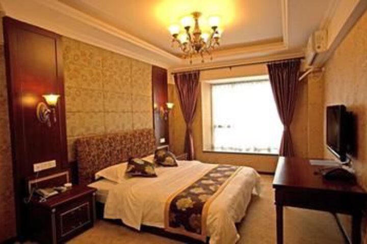 Room 15 of 23