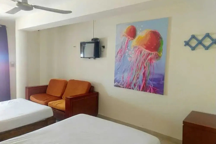 Room 6 of 15