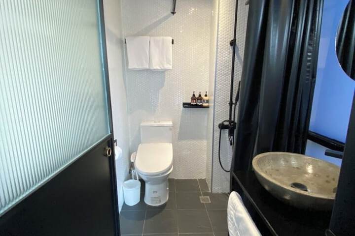 Room 42 of 61