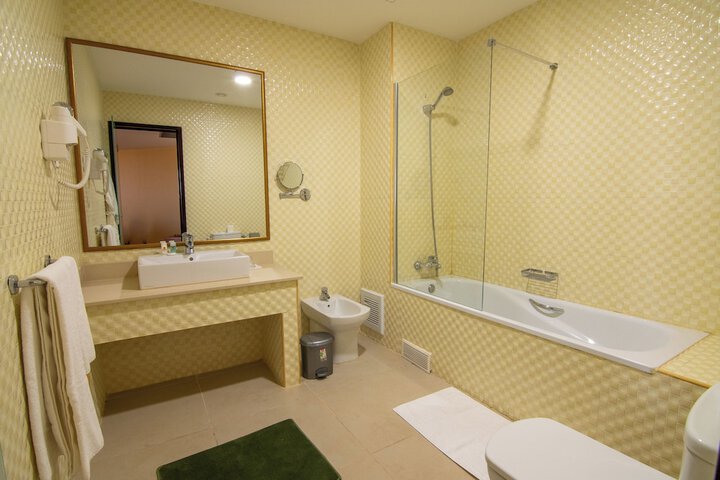 Room 21 of 68