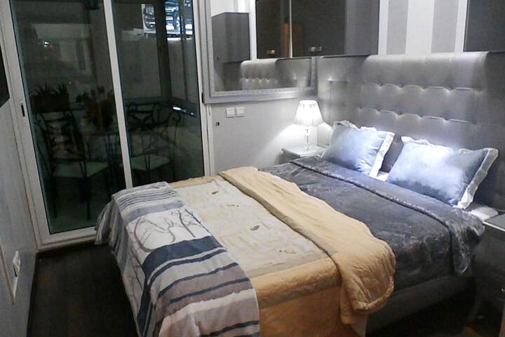 Room 4 of 20
