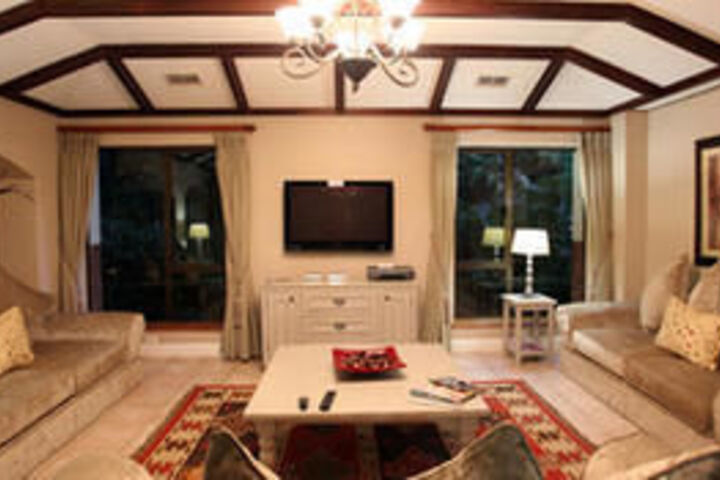 Room 4 of 6