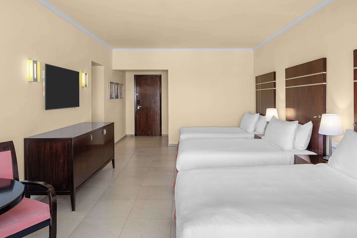 Room 34 of 199