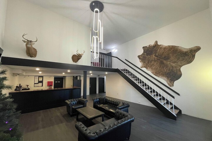 Hotel Interior 5 of 28