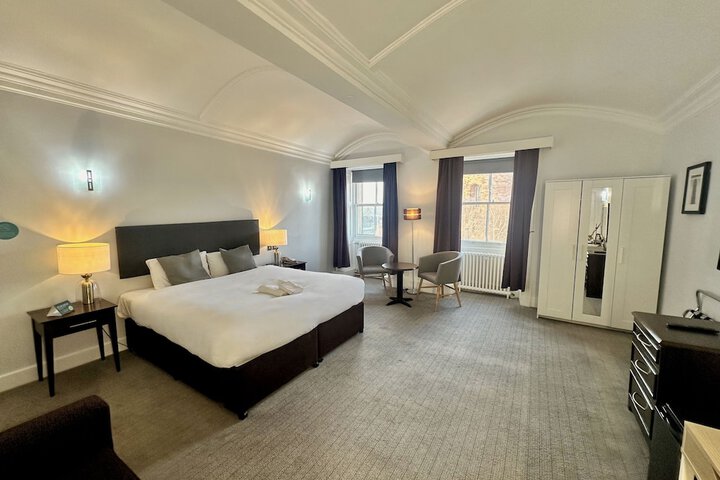 Room 13 of 63