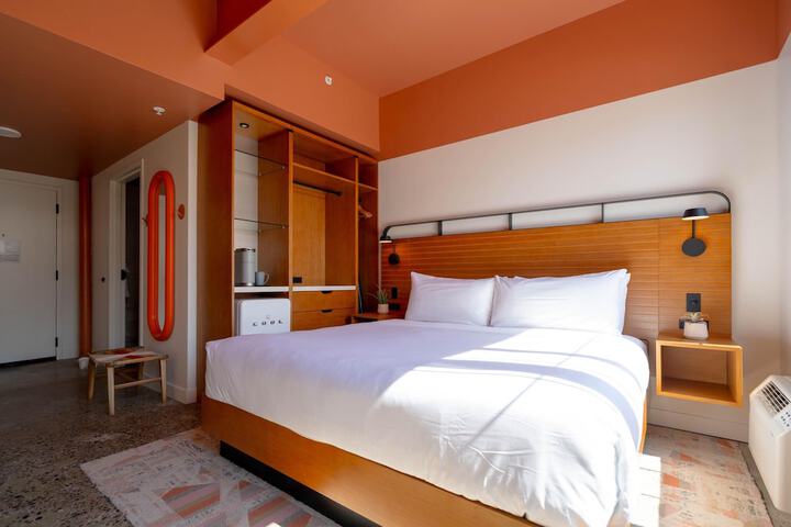 Room 40 of 131