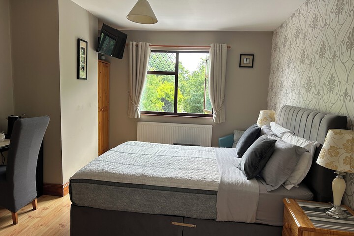 Room 2 of 18