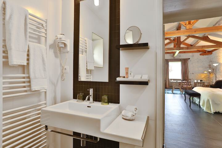 Bathroom Interior Photo