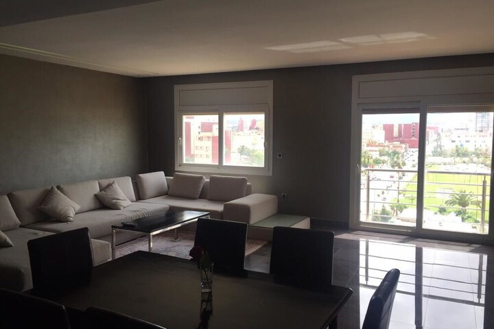 Room 9 of 16