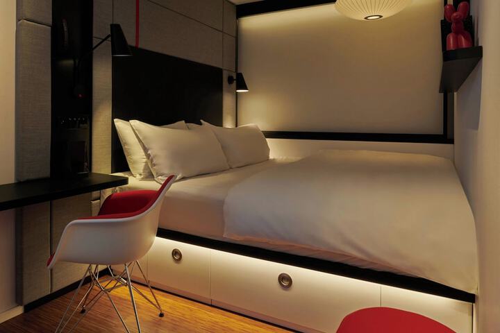 Room 7 of 26