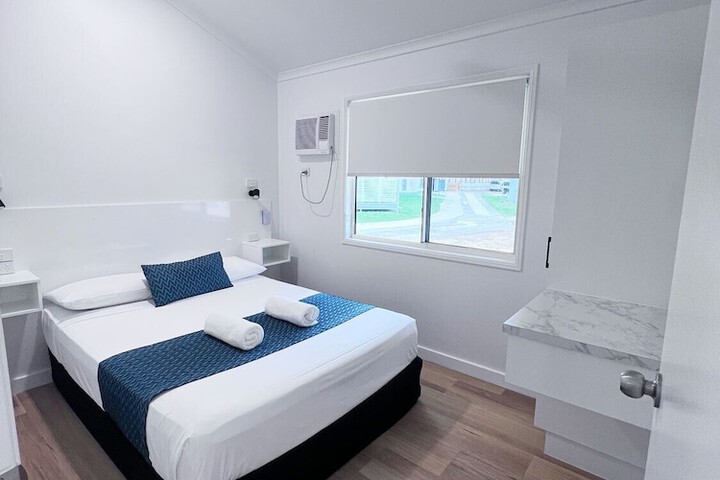Room 10 of 85