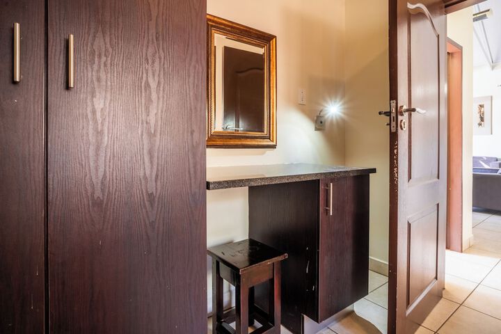 Room 60 of 236