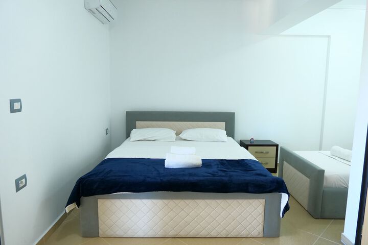 Room 7 of 61