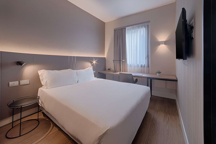 Room 5 of 58