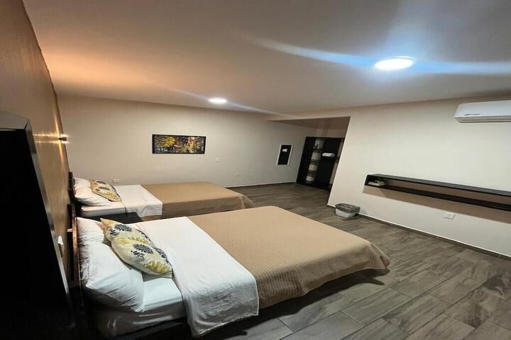Room 2 of 7