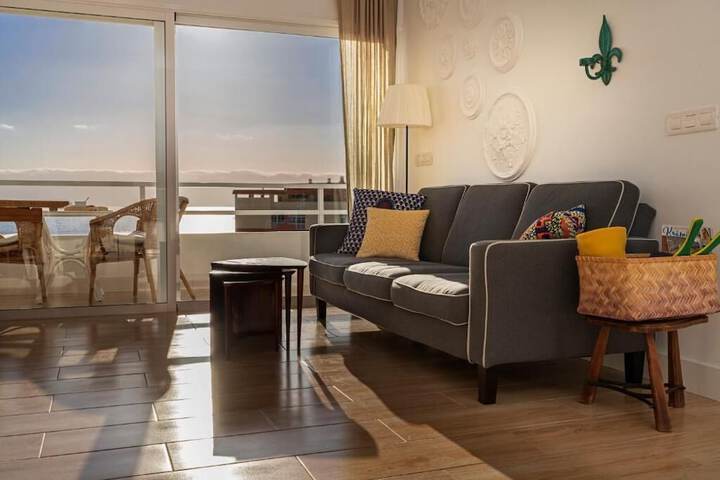 Room 2 of 8