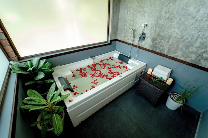 Room 45 of 77