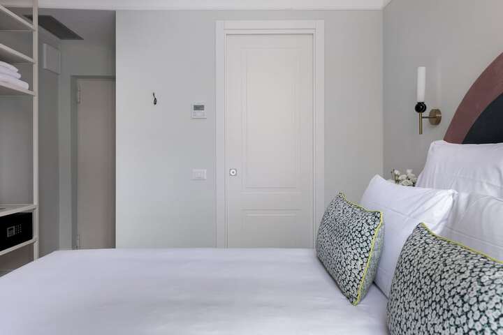 Room 35 of 71