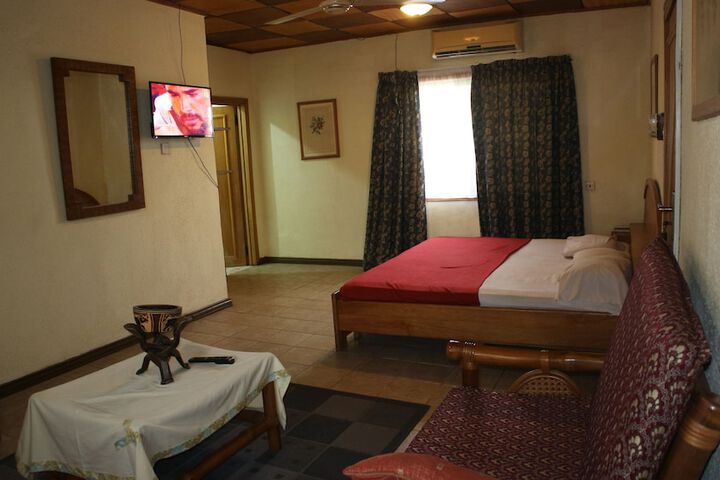 Room 15 of 18
