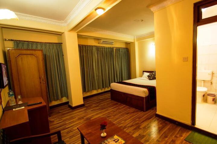 Room 3 of 5