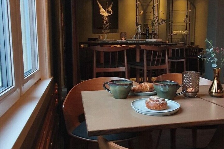 Dining 31 of 36