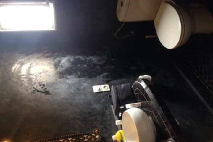 Room 5 of 32