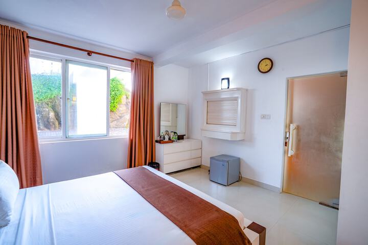 Room 40 of 175