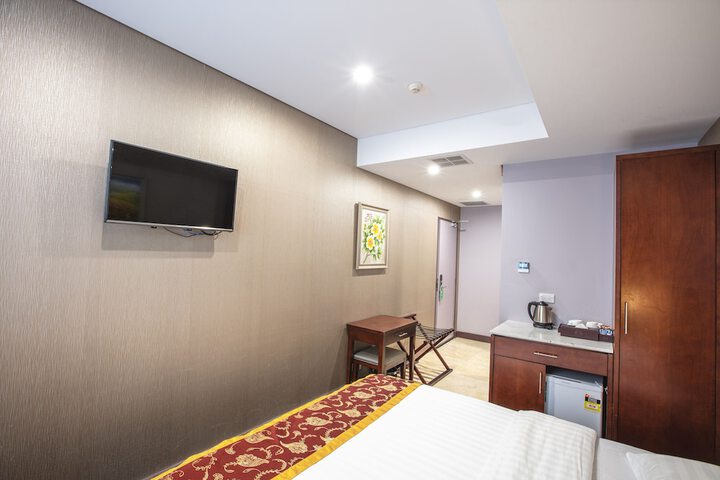 Room 26 of 47