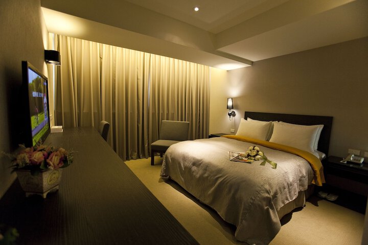 Room 6 of 51