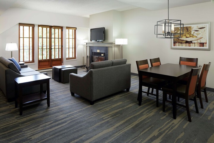 1queen Murphy Bed Fireplace Studio Suite (10 of 16)