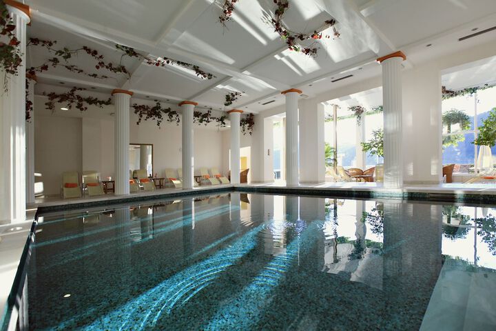 Pool Hotel