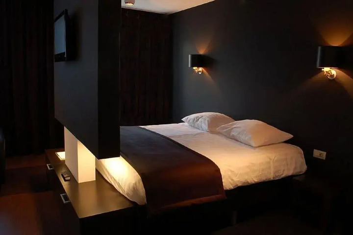 HOTEL VICTORY