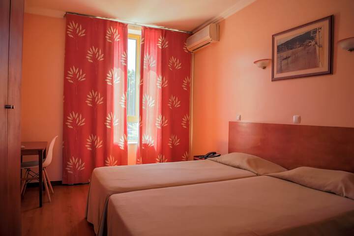 Room 12 of 26
