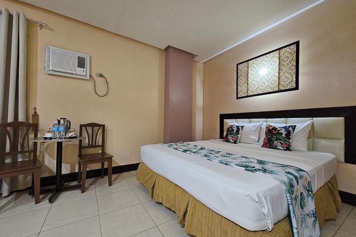 Room 8 of 72