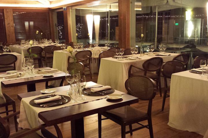 Dining 36 of 65